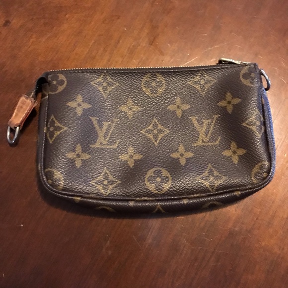 Louis Vuitton Handbags - Louis Vuitton mini pouch